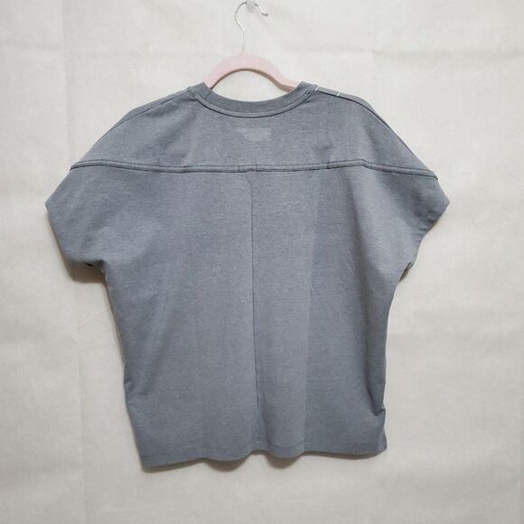 Under Armour Women's Lighter Longer Loose Fit Athleisure Athletic Gym Tee Sh… - Picture 7 of 8